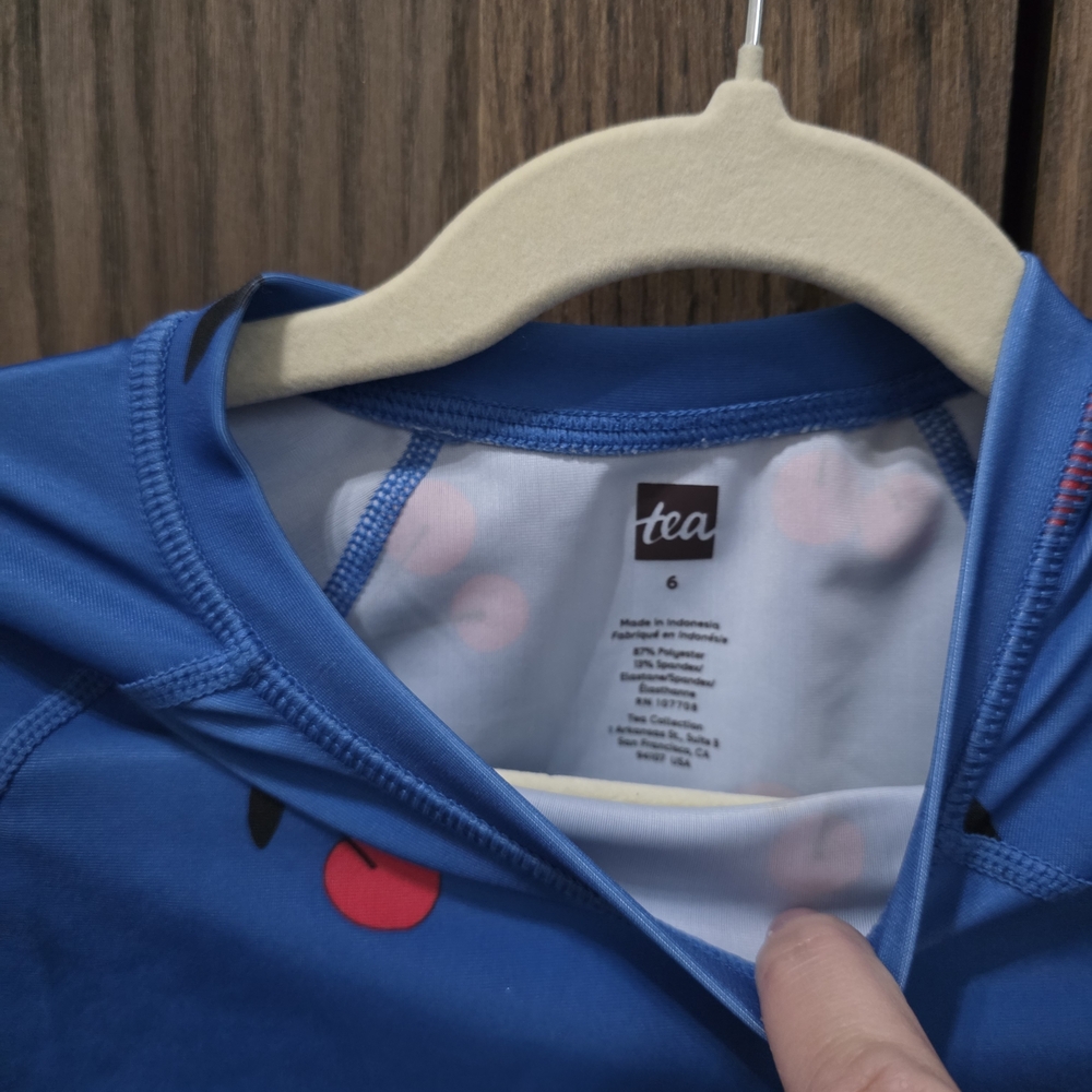 NWT Tea Cherry Rashguard - Picture 2 of 2
